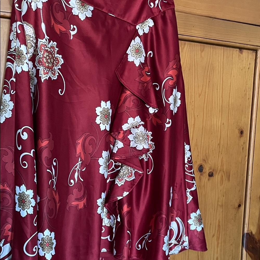 Ann Taylor Red Floral Skirt - Picture 3 of 9